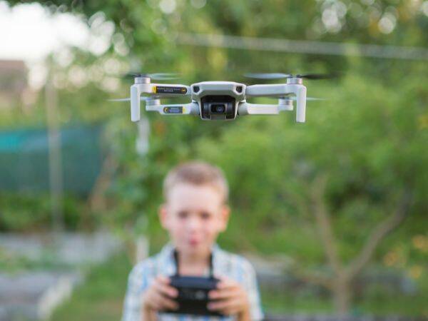 Wyścigi dronów: sport przyszłości dla młodych pasjonatów technologii